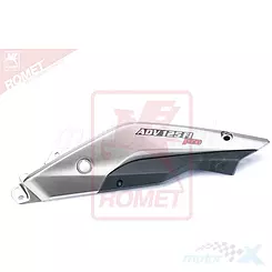 Osłona boczna lewa Romet ADV 125 FI PRO czar/sreb